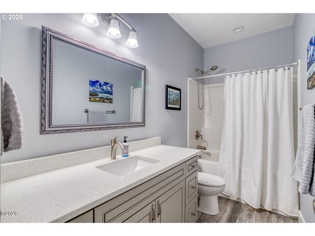 5792 Ne VOYAGE Ave, Lincoln City, OR 97367