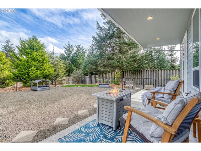 5792 Ne VOYAGE Ave, Lincoln City, OR 97367