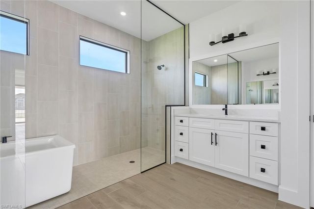 1 NW 35th PL, Cape Coral, FL 33993