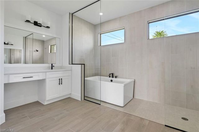 1 NW 35th PL, Cape Coral, FL 33993