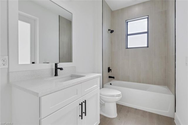 1 NW 35th PL, Cape Coral, FL 33993