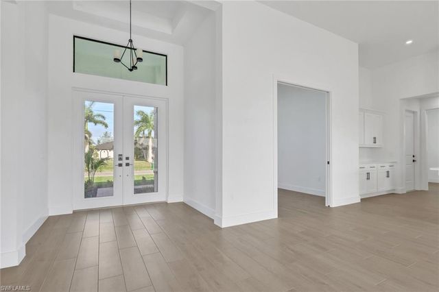 1 NW 35th PL, Cape Coral, FL 33993