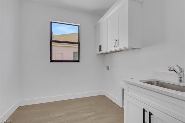 1 NW 35th PL, Cape Coral, FL 33993