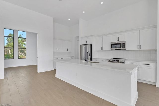 1 NW 35th PL, Cape Coral, FL 33993