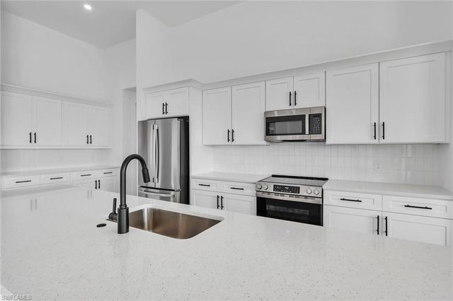 1 NW 35th PL, Cape Coral, FL 33993