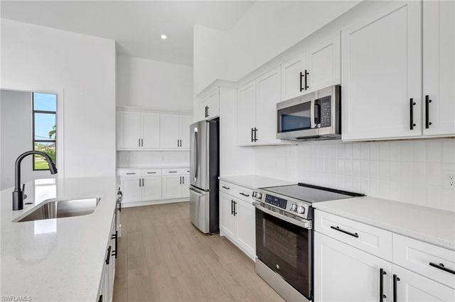 1 NW 35th PL, Cape Coral, FL 33993