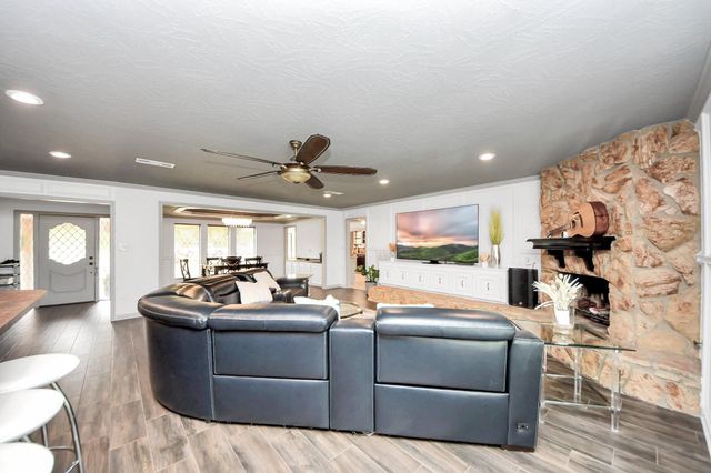 2514 Loganberry Circle, Seabrook, TX 77586