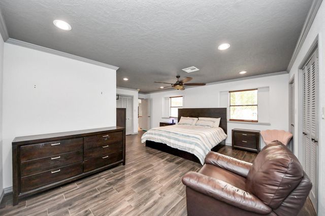 2514 Loganberry Circle, Seabrook, TX 77586