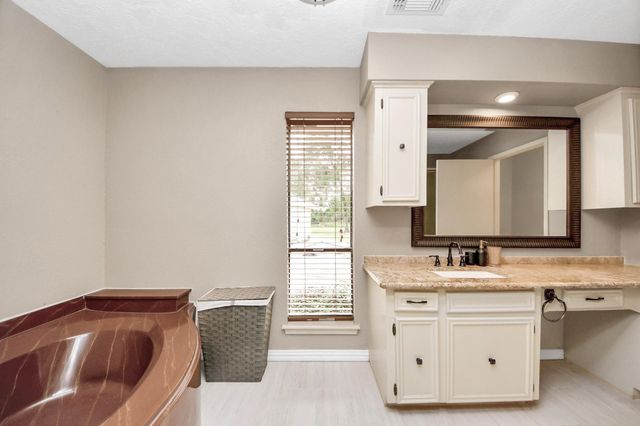 2514 Loganberry Circle, Seabrook, TX 77586