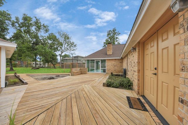 2514 Loganberry Circle, Seabrook, TX 77586