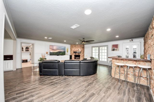 2514 Loganberry Circle, Seabrook, TX 77586