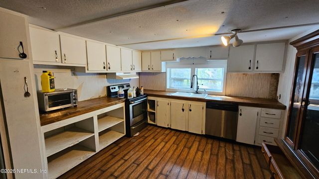 6324 LANNIE Road, Jacksonville, FL 32218