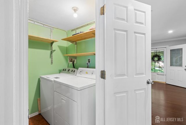 6 Bradford Drive, Old Bridge, NJ 08857