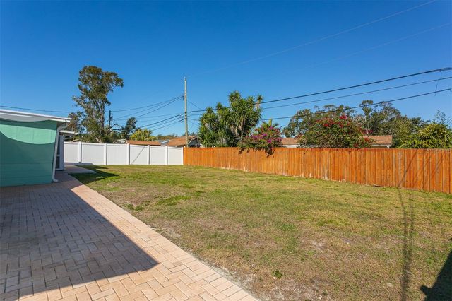 11381 70TH TERRACE, Seminole, FL 33772