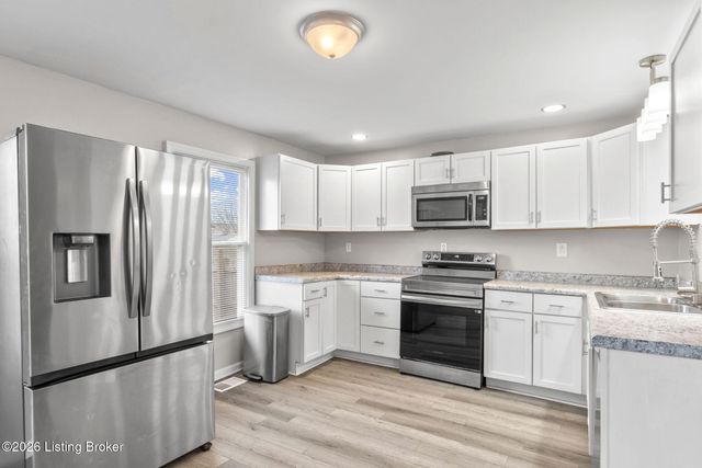 3304 Bank St, Louisville, KY 40212