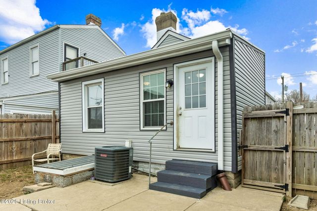 3304 Bank St, Louisville, KY 40212