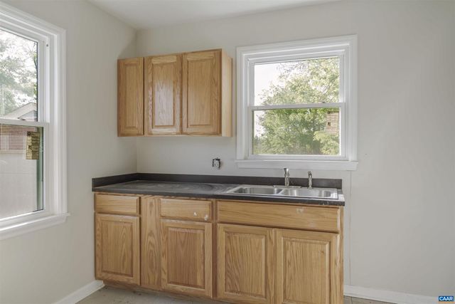 1116 LOCUST AVE, Charlottesville, VA 22901