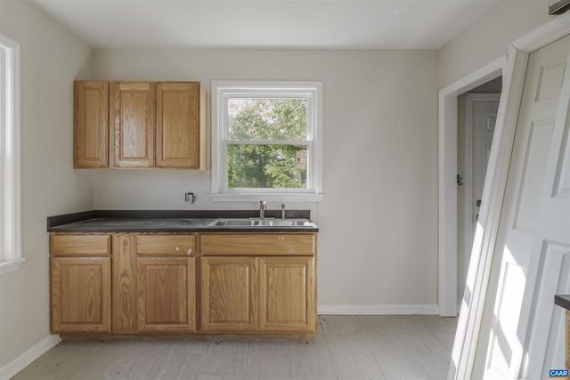 1116 LOCUST AVE, Charlottesville, VA 22901