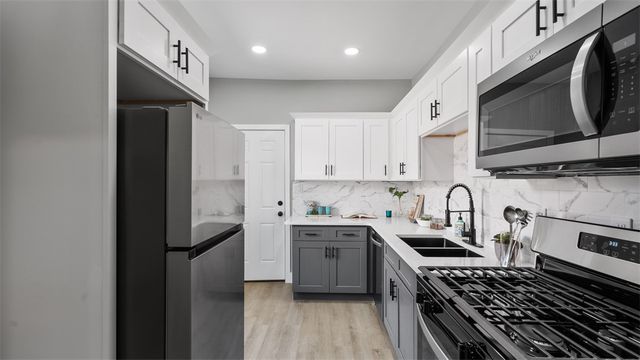 3738 Liberty Avenue, Bloomfield, PA 15201