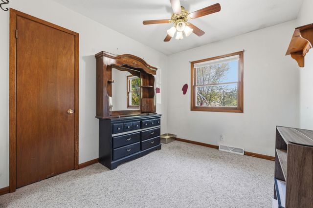 907 4th Street SW, Altoona, IA 50009