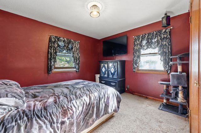 907 4th Street SW, Altoona, IA 50009