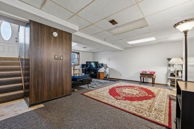 907 4th Street SW, Altoona, IA 50009