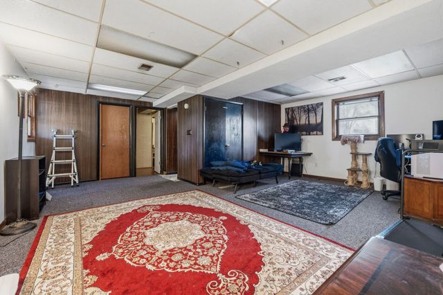 907 4th Street SW, Altoona, IA 50009