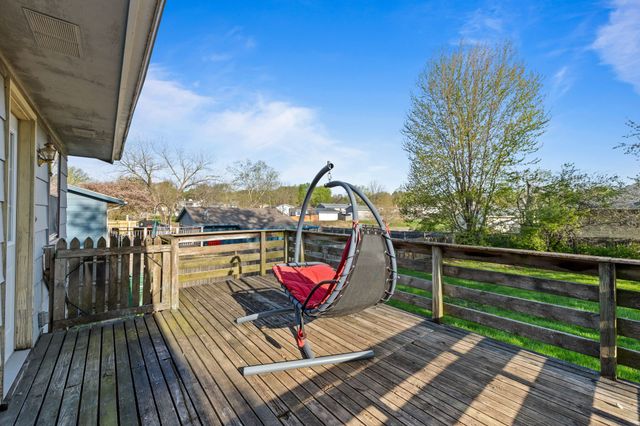 907 4th Street SW, Altoona, IA 50009