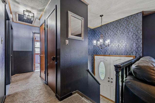 907 4th Street SW, Altoona, IA 50009