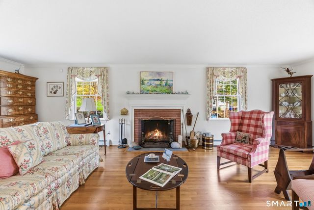 15 Ten Acre Lane, West Hartford, CT 06107