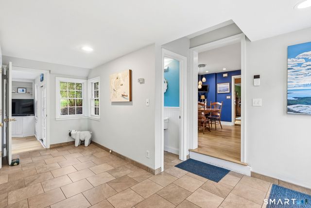 15 Ten Acre Lane, West Hartford, CT 06107