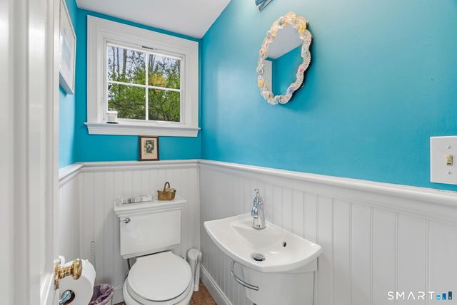 15 Ten Acre Lane, West Hartford, CT 06107