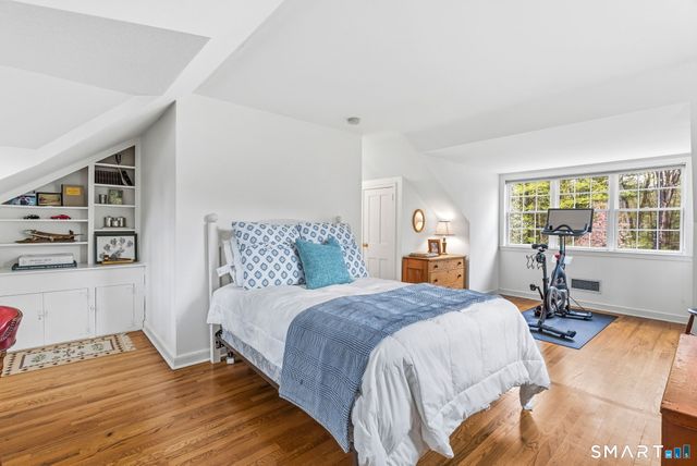 15 Ten Acre Lane, West Hartford, CT 06107