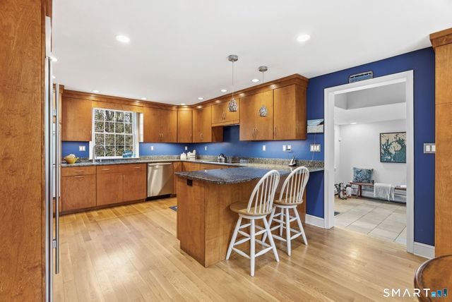 15 Ten Acre Lane, West Hartford, CT 06107