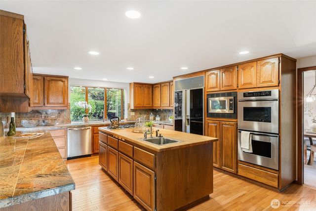18805 94th Avenue W, Edmonds, WA 98020