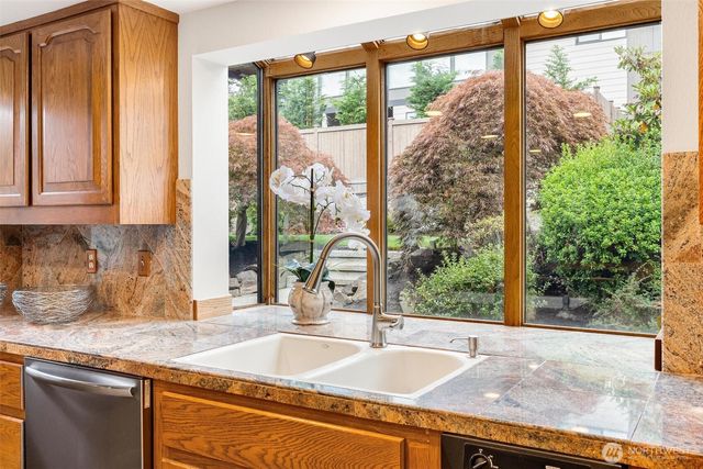 18805 94th Avenue W, Edmonds, WA 98020