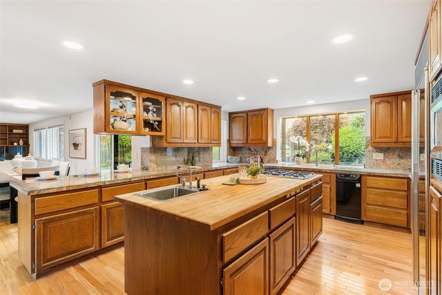 18805 94th Avenue W, Edmonds, WA 98020