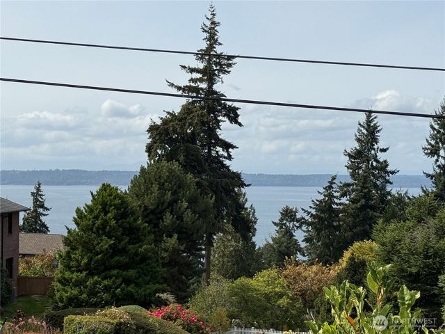 18805 94th Avenue W, Edmonds, WA 98020