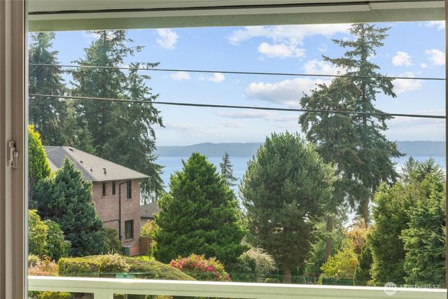 18805 94th Avenue W, Edmonds, WA 98020