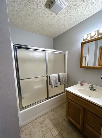 306 Park Avenue, Charles City, IA 50616