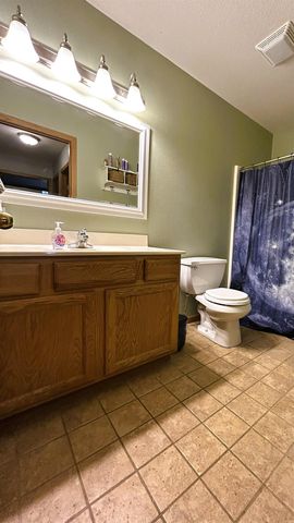 306 Park Avenue, Charles City, IA 50616