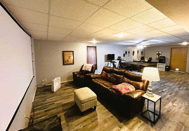 306 Park Avenue, Charles City, IA 50616