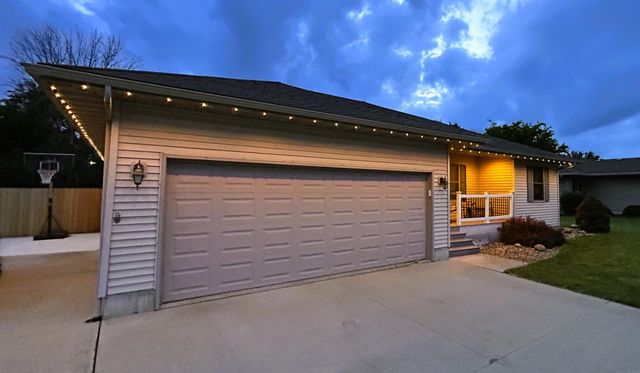 306 Park Avenue, Charles City, IA 50616