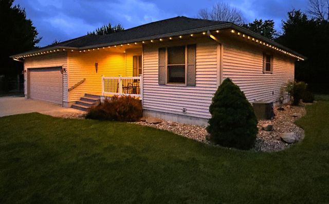 306 Park Avenue, Charles City, IA 50616