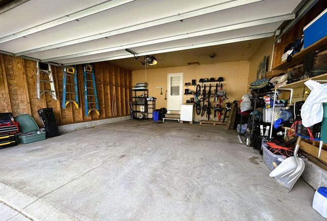 306 Park Avenue, Charles City, IA 50616