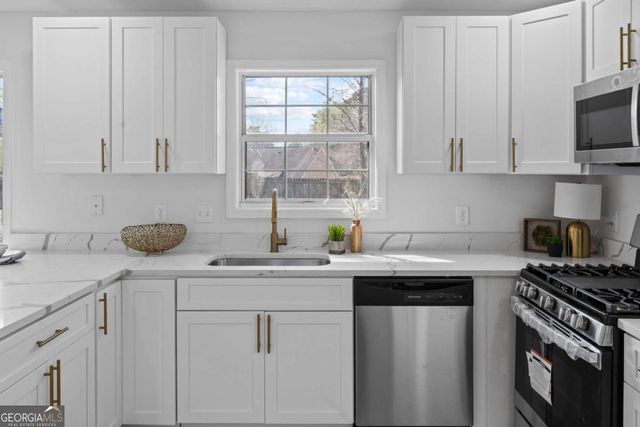 3347 Hobbit Glen, Powder Springs, GA 30127