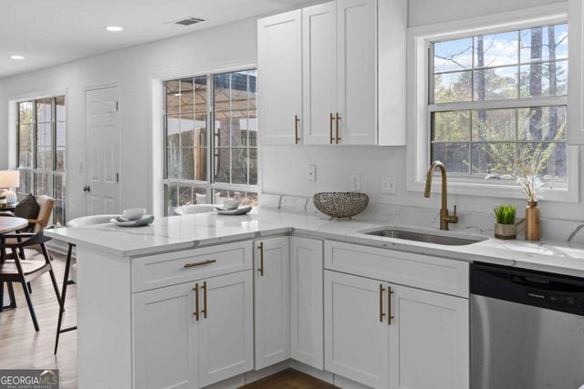 3347 Hobbit Glen, Powder Springs, GA 30127