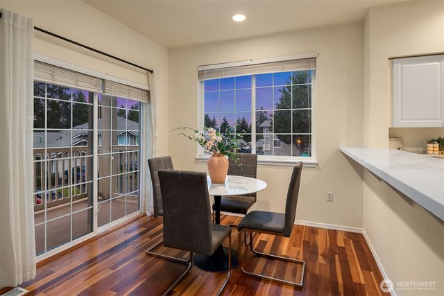 18646 NE 57th Way, Redmond, WA 98052