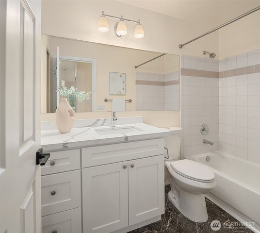 18646 NE 57th Way, Redmond, WA 98052