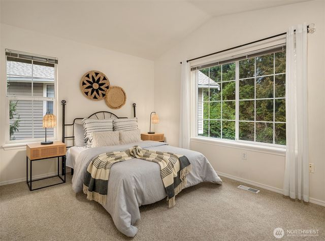 18646 NE 57th Way, Redmond, WA 98052